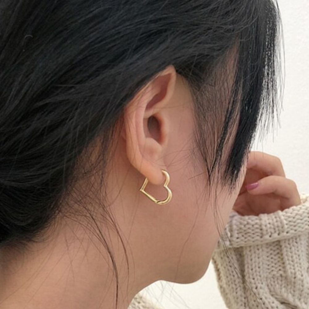 HEART HOOP EARRINGS (Advanced Anti）